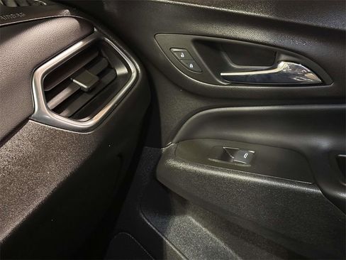 Used 2023 Chevrolet Equinox LT image 27