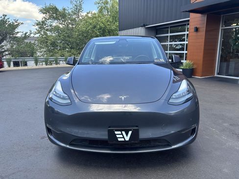 Used 2021 Tesla Model Y Long Range AWD/4WD image 4