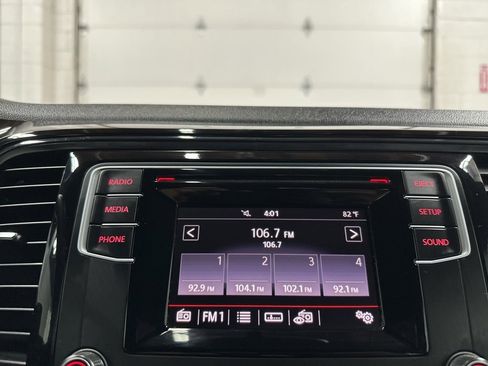 Used 2019 Volkswagen Beetle 2.0T S image 25