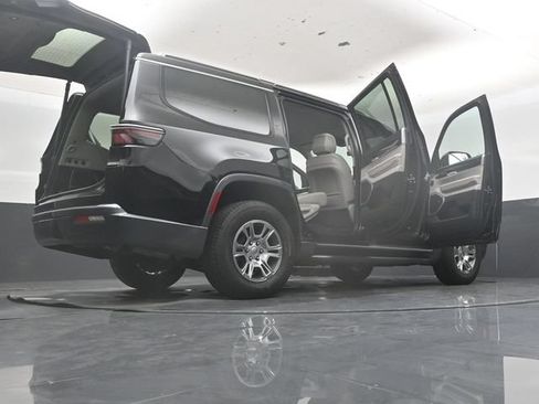 Used 2022 Jeep Wagoneer Series I AWD/4WD image 54