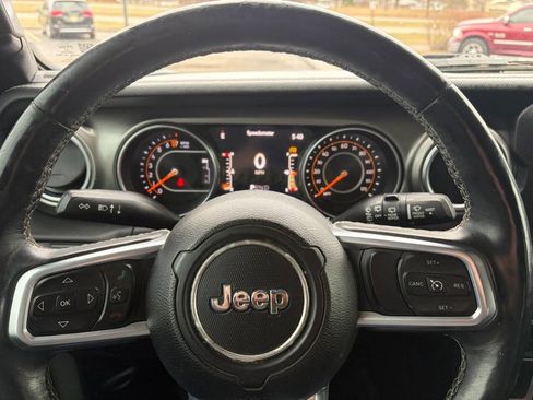 Used 2018 Jeep Wrangler Unlimited Sahara w/ Dual Top Group image 15