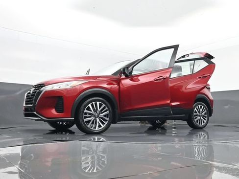 Used 2023 Nissan Kicks SV FWD image 32
