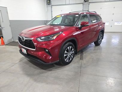 Used 2023 Toyota Highlander XLE