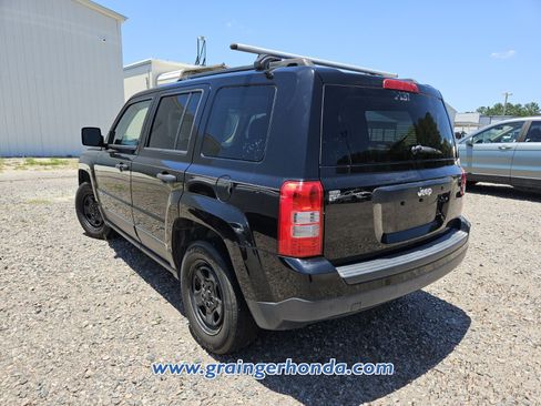 Used 2016 Jeep Patriot Sport FWD image 10