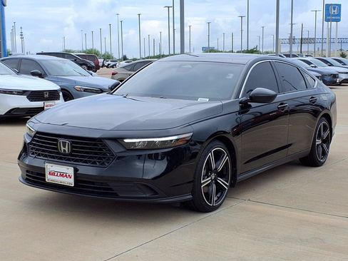 Used 2024 Honda Accord Sport image 4