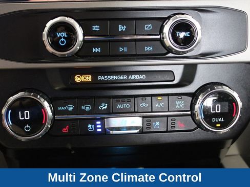 Used 2022 Ford F250 Lariat w/ Lariat Value Package AWD/4WD image 9