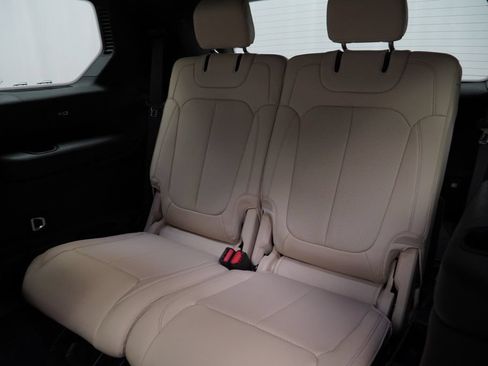 Certified 2025 Jeep Grand Cherokee L Limited w/ Luxury Tech Group II AWD/4WD image 22