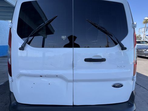 Used 2018 Ford Transit Connect XLT image 5
