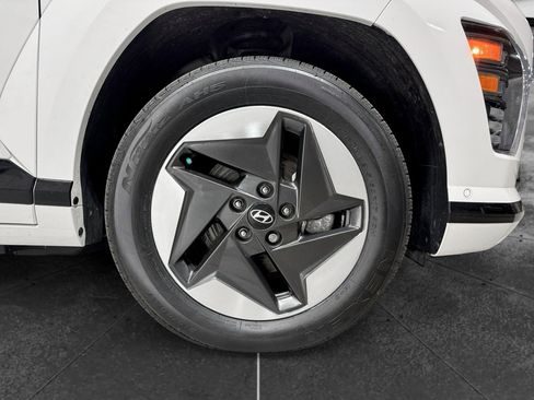 Used 2024 Hyundai Kona Limited FWD image 36