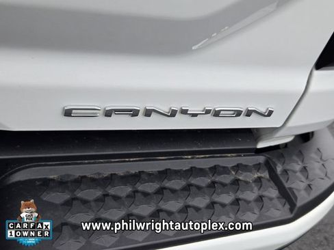Used 2025 GMC Canyon Denali AWD/4WD image 18