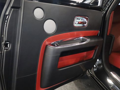 Used 2017 Rolls-Royce Ghost image 42