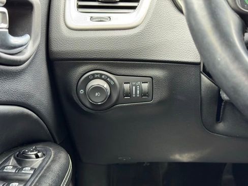 Used 2021 Jeep Compass Latitude AWD/4WD image 32
