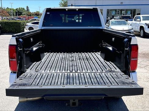 Certified 2025 Toyota Tacoma SR5 w/ SR5 Upgrade Package AWD/4WD image 7