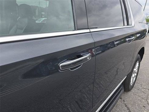 Used 2022 GMC Yukon XL Denali w/ Max Trailering Package AWD/4WD image 13