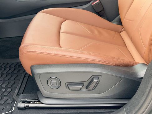 Certified 2025 Audi Q3 2.0T Premium w/ Convenience Package image 14