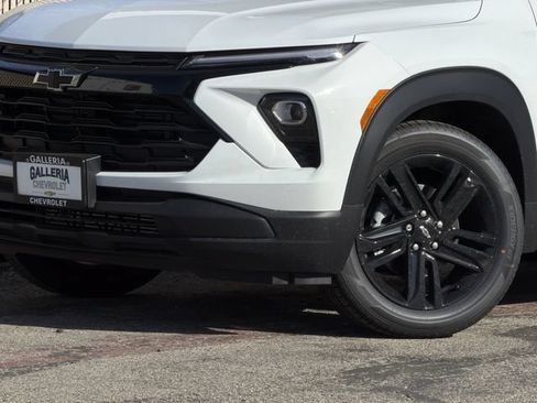 New 2026 Chevrolet TrailBlazer LT w/ Midnight Edition FWD image 8