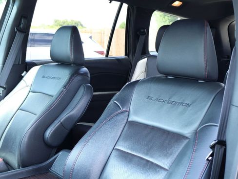 Used 2021 Honda Pilot Black Edition image 11