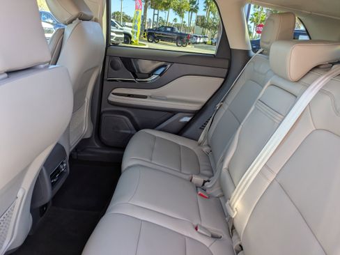 Used 2023 Lincoln Corsair Standard Sport Utility image 16