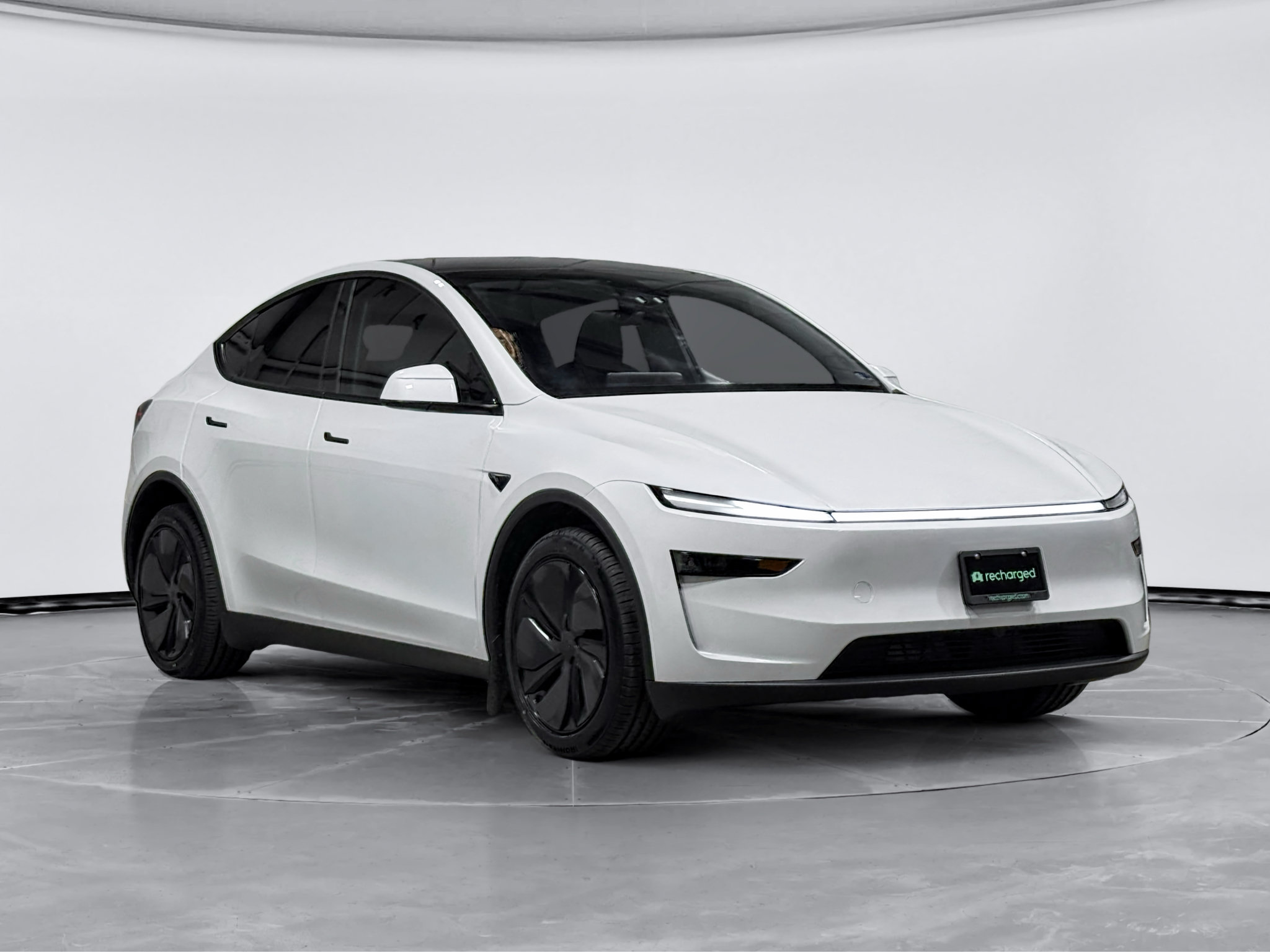 Used 2026 Tesla Model Y 2WD image 4