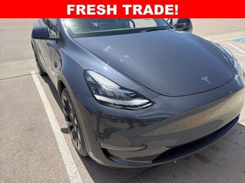 Used 2022 Tesla Model Y Long Range AWD/4WD image 1