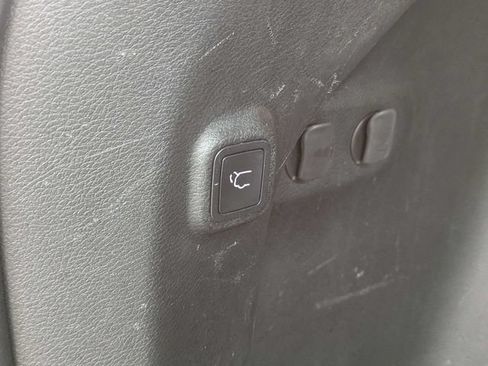 Used 2019 Jeep Cherokee Trailhawk AWD/4WD image 13