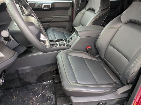 New 2025 Ford Bronco Badlands w/ Sasquatch Package image 41