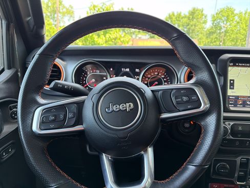 Used 2021 Jeep Gladiator Mojave AWD/4WD image 13
