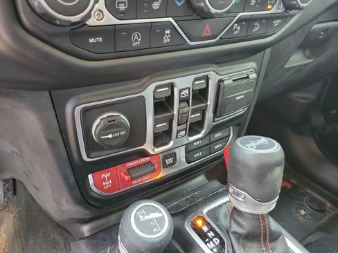 Used 2019 Jeep Wrangler Unlimited Rubicon AWD/4WD image 19