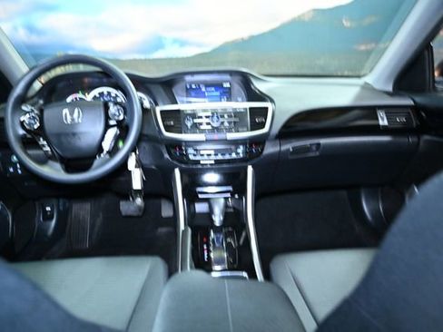 Used 2017 Honda Accord LX image 43