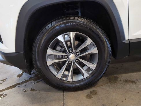 Used 2025 Chevrolet Equinox LT w/ Safety and Technology Package image 32