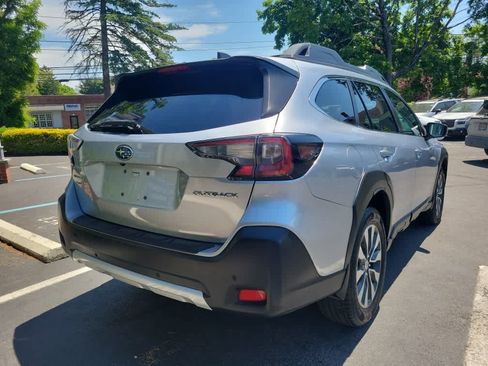 Used 2023 Subaru Outback Limited AWD/4WD image 3