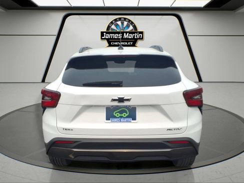 Certified 2024 Chevrolet Trax ACTIV w/ Sunroof Package FWD image 5