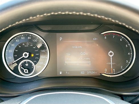 Used 2023 Genesis G70 2.0T image 12