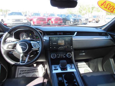 Used 2024 Jaguar F-PACE R-Dynamic S image 15