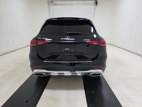Used 2023 Mercedes-Benz GLC 300 image 4