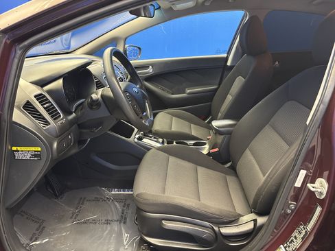 Used 2017 Kia Forte LX FWD image 12