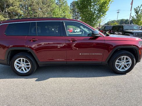 Used 2025 Jeep Grand Cherokee L Laredo w/ Luxury Tech Group I RWD image 7