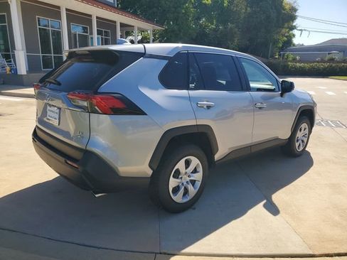 Used 2025 Toyota RAV4 LE AWD/4WD image 10