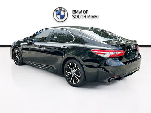 Used 2020 Toyota Camry SE image 5