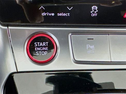 Used 2022 Audi S6 Prestige w/ Prestige Package image 34