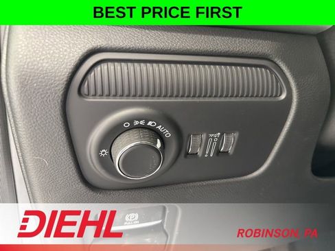 New 2026 Jeep Grand Wagoneer 4WD image 31
