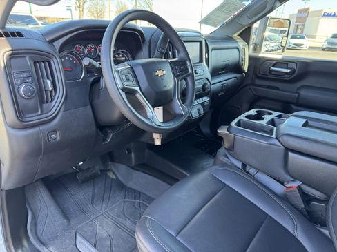 Used 2022 Chevrolet Silverado 2500 W/T w/ Gooseneck/5TH Wheel Package image 7