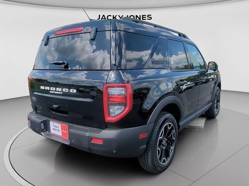 New 2025 Ford Bronco Sport Outer Banks w/ Outer Banks Tech Package+ AWD/4WD image 8