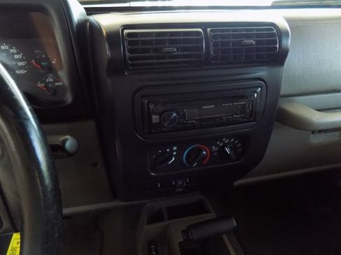 Used 2005 Jeep Wrangler Sport w/ 30" Tire & Wheel Group AWD/4WD image 17