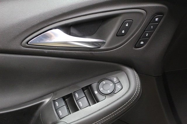 Used 2023 Buick Encore GX Essence w/ Advanced Technology Package FWD image 18