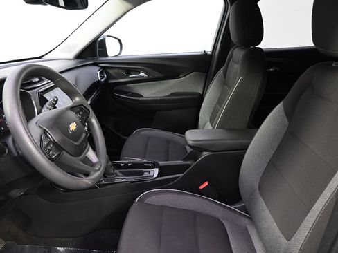 Used 2021 Chevrolet TrailBlazer LT w/ Convenience Package FWD image 13