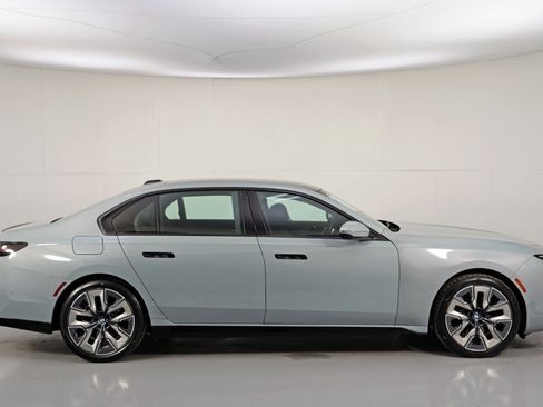 Used 2024 BMW 740i w/ Premium Package 2 RWD image 64