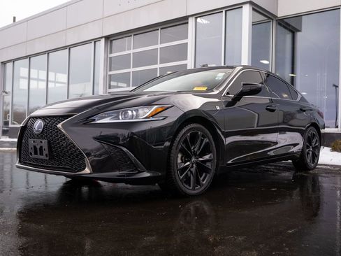 Used 2022 Lexus ES 300h F Sport image 3