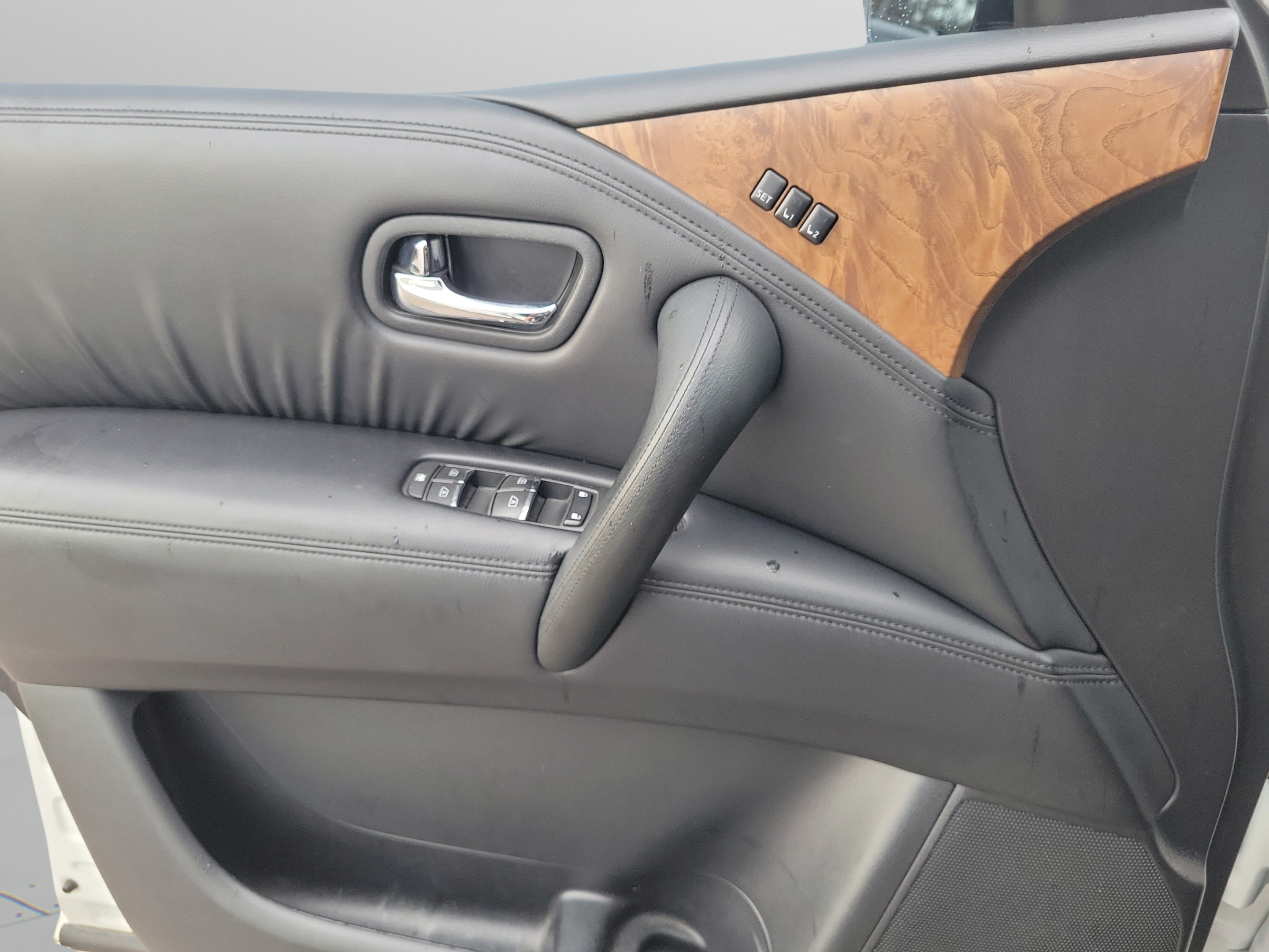 Used 2021 Nissan Armada SL w/ Captain's Chairs Package RWD image 26
