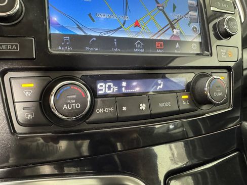 Used 2018 Nissan Maxima 3.5 SL image 21